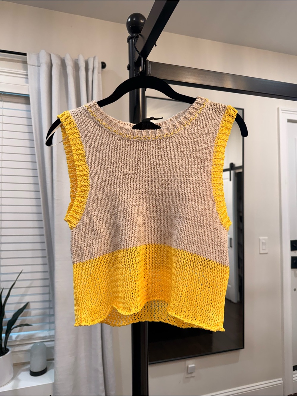 ZARA| Beige and Yellow Knit Sleeveless Top